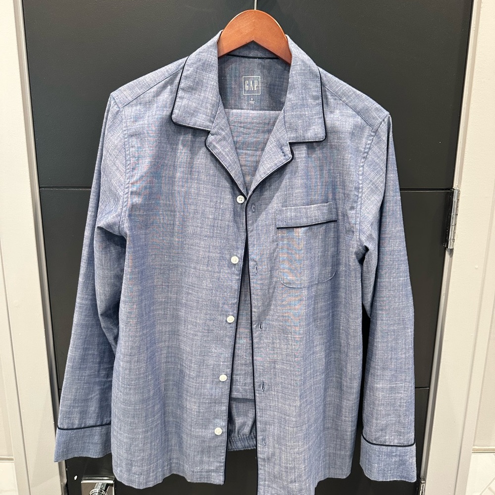 GAP Chambray Blue Men’s Pajama set - Shirt and Pants. Size S.